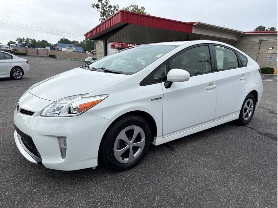 Used 2015 Toyota Prius Two FWD image 3