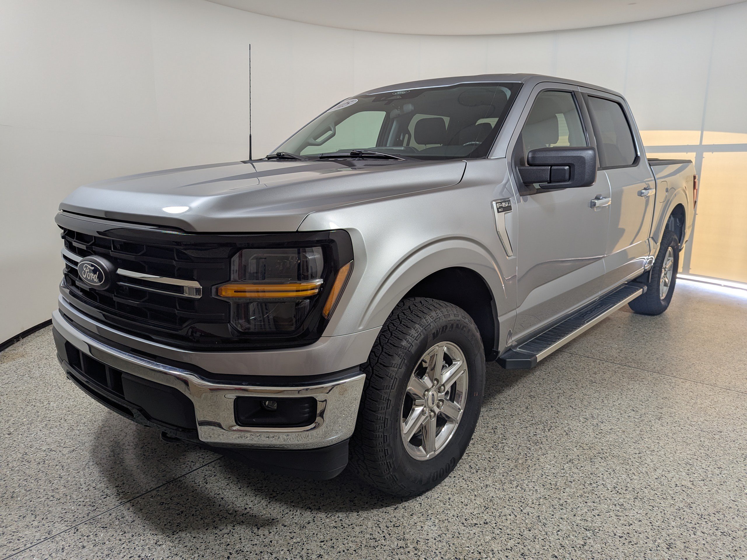 Used 2025 Ford F150 XLT w/ Equipment Group 301A Standard AWD/4WD image 3