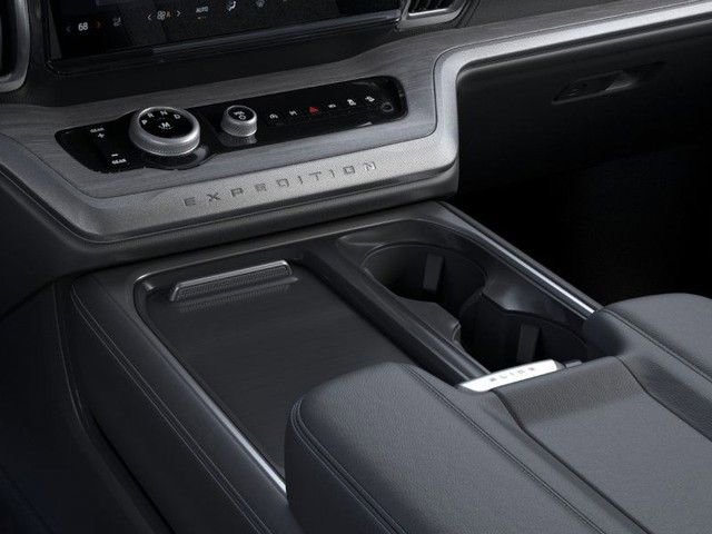 New 2026 Ford Expedition Platinum w/ Driver's Package image 15