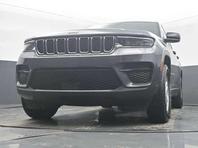 Used 2024 Jeep Grand Cherokee Laredo AWD/4WD image 46