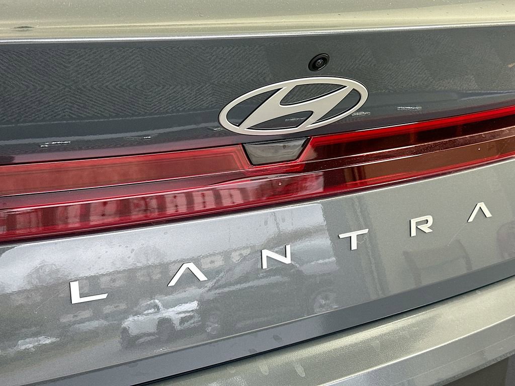 New 2026 Hyundai Elantra SE w/ Cargo Package FWD image 20