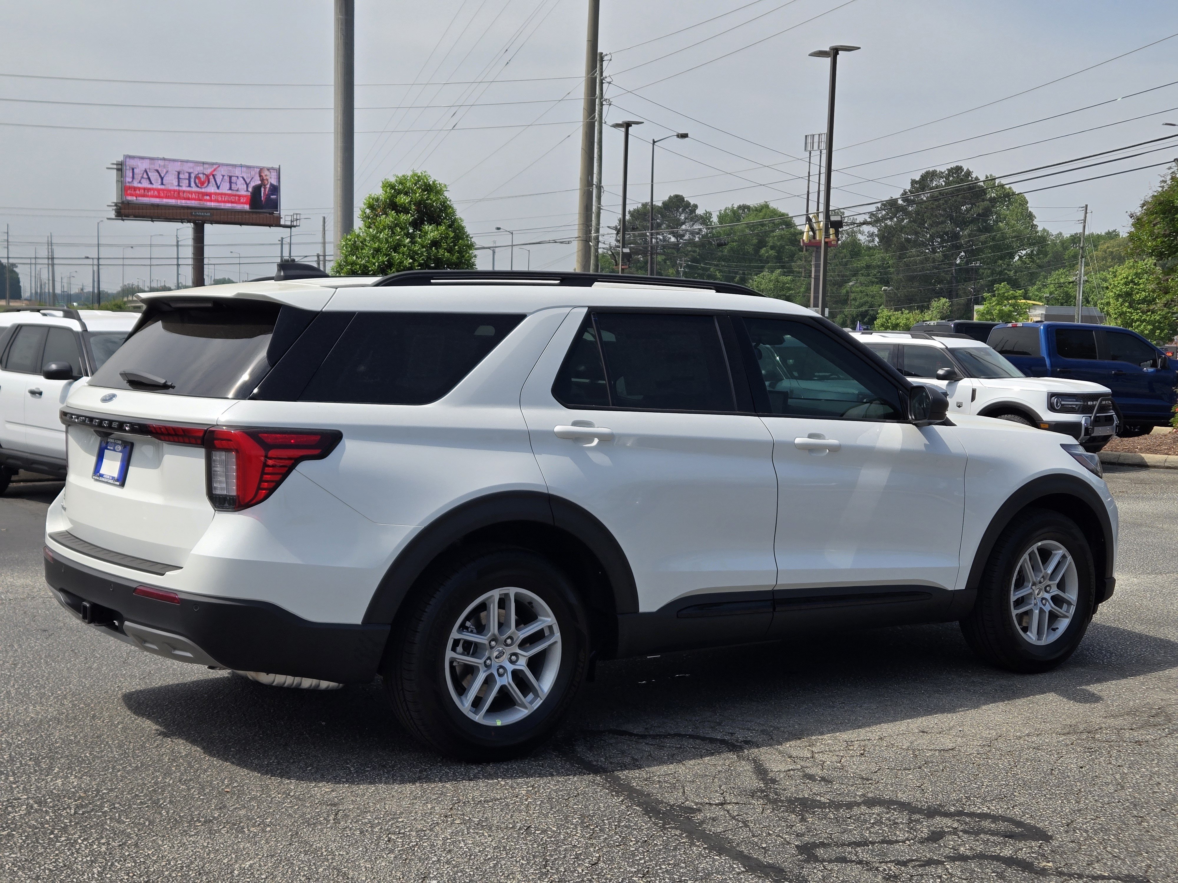 New 2026 Ford Explorer Active w/ Active Comfort Package RWD image 8