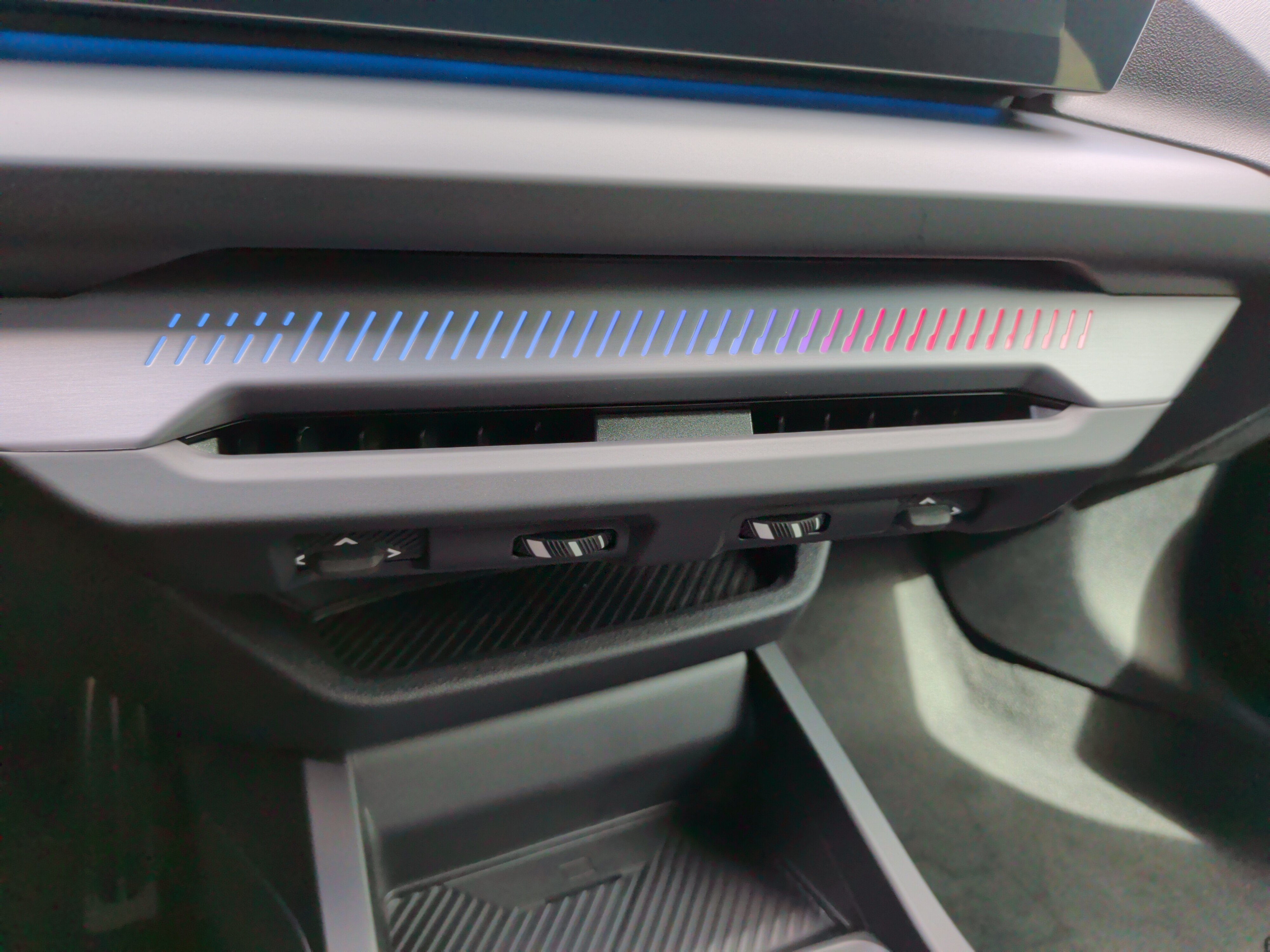 New 2027 BMW 228i w/ Premium Pkg FWD image 17