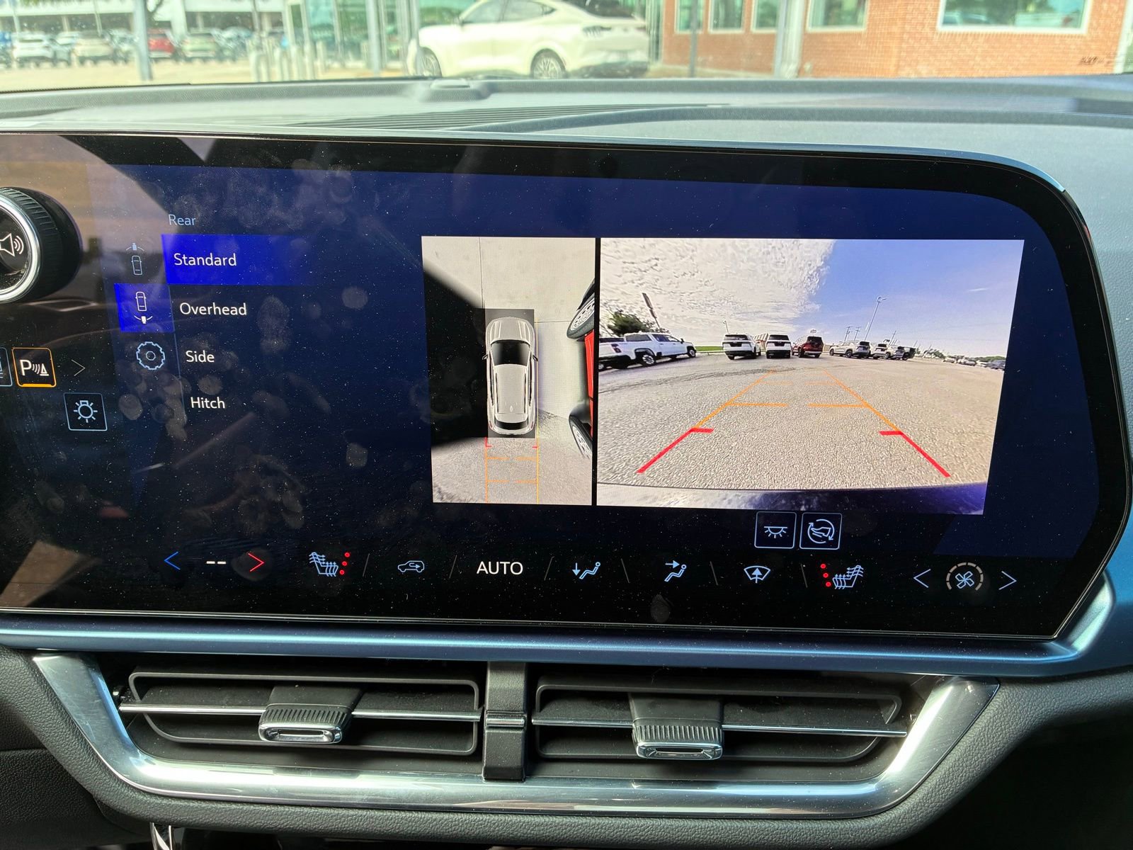 Used 2024 Chevrolet Equinox EV LT FWD image 7