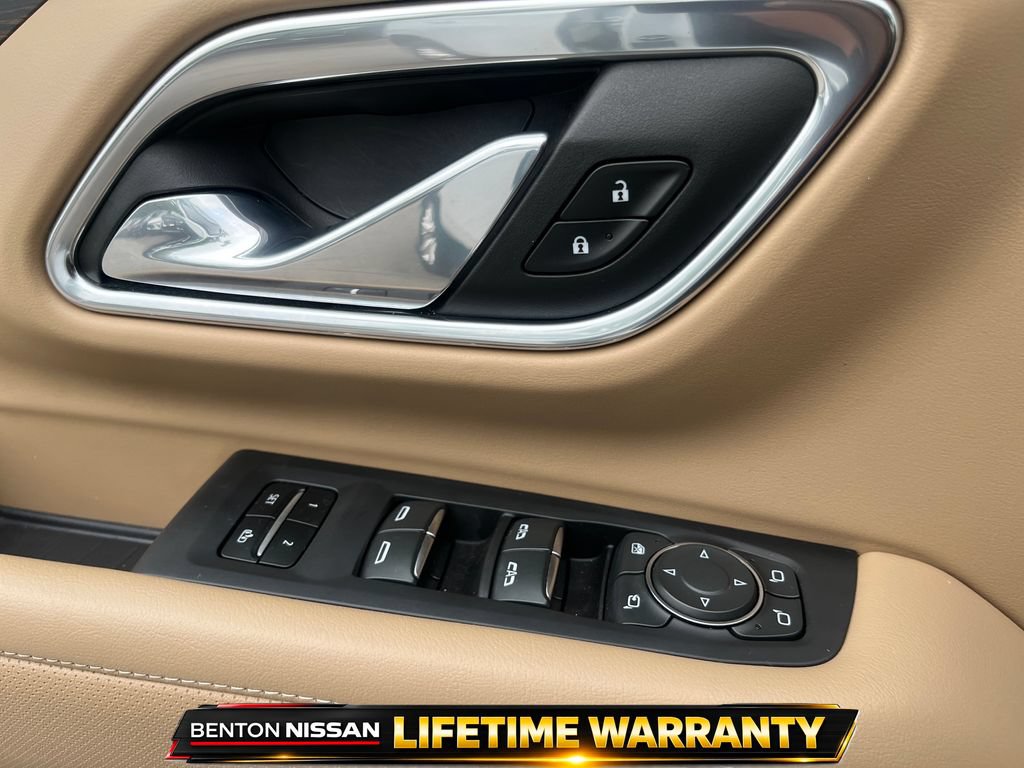 Used 2023 Chevrolet Tahoe Premier AWD/4WD image 12