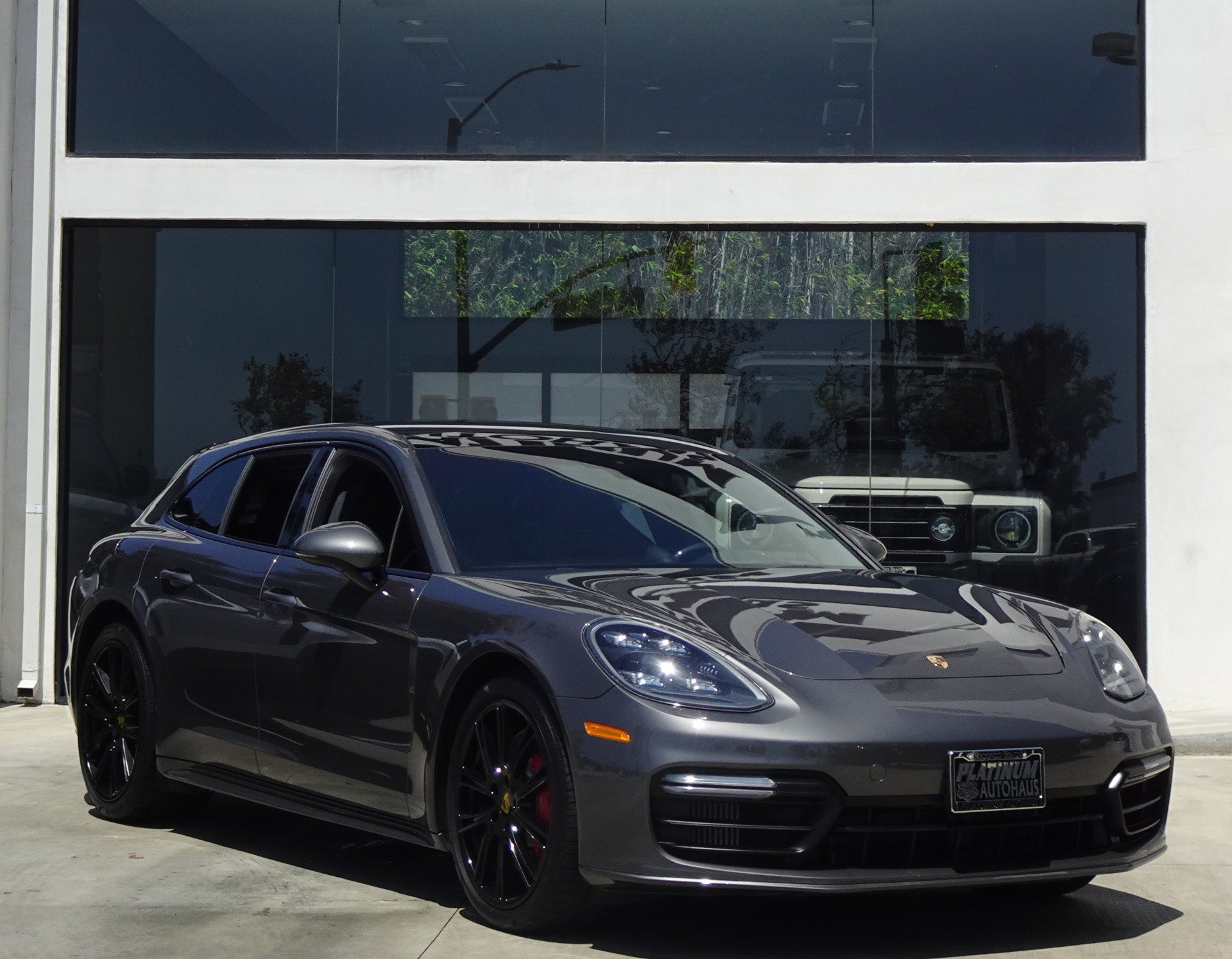 Used 2018 Porsche Panamera Turbo Sport Turismo AWD/4WD image 9