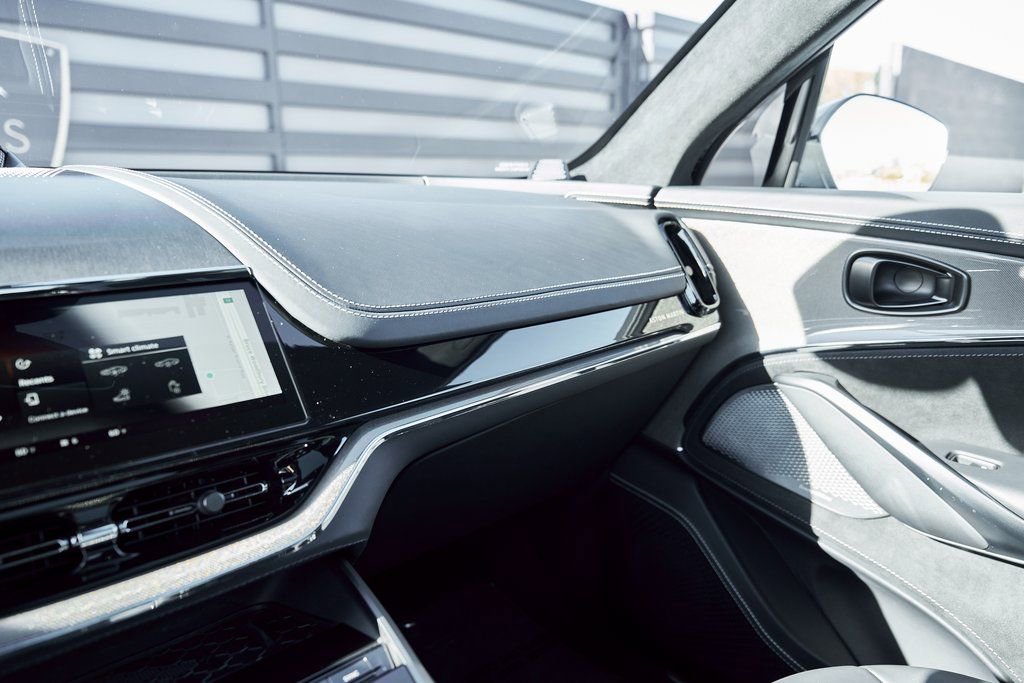 Used 2025 Aston Martin DBX 707 image 75