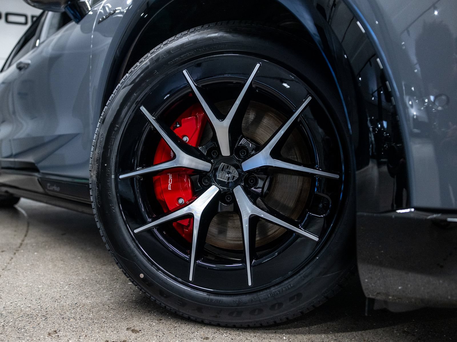 New 2026 Porsche Cayenne Turbo AWD/4WD image 17