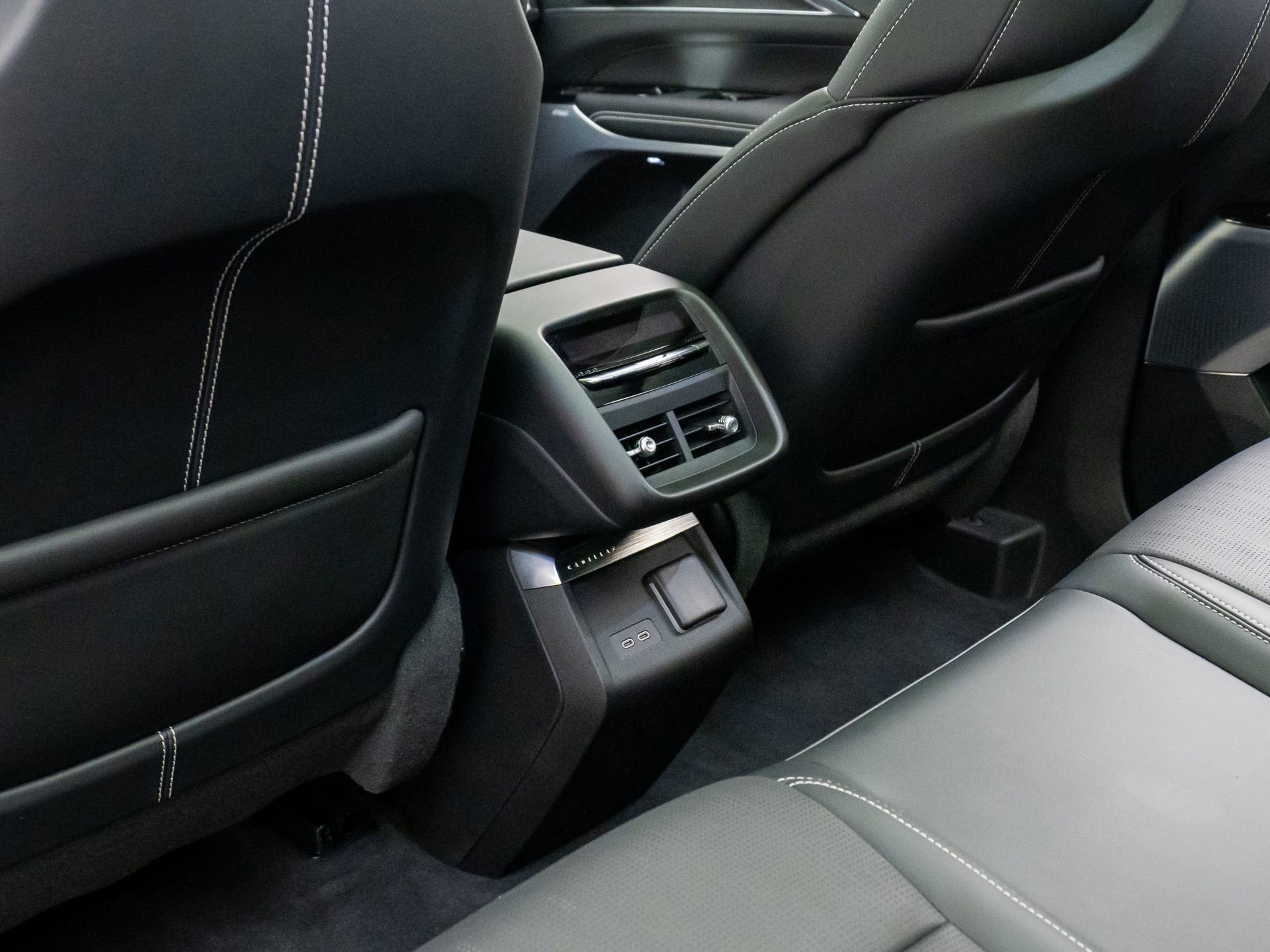 Certified 2024 Cadillac Lyriq Luxury w/ LPO, Floor Liner Package image 21