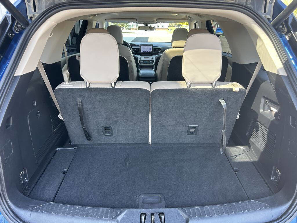 Used 2021 Ford Explorer XLT w/ Equipment Group 202A AWD/4WD image 26