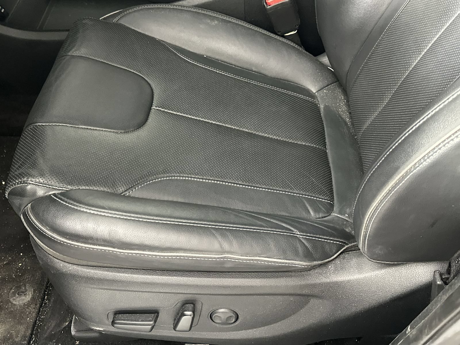 Used 2022 Hyundai Santa Fe SEL Premium AWD/4WD image 12