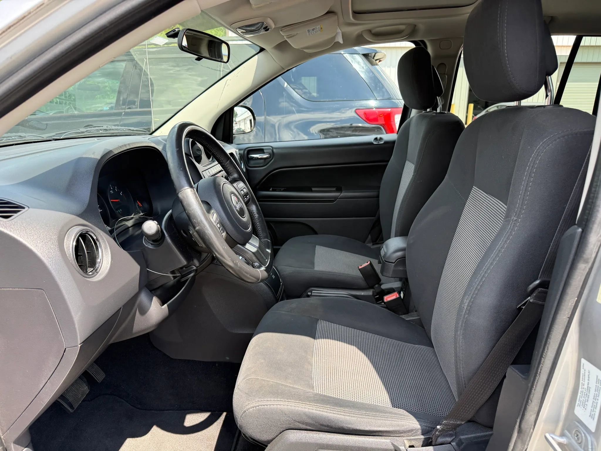 Used 2011 Jeep Compass Latitude w/ Sun/Sound Group AWD/4WD image 2