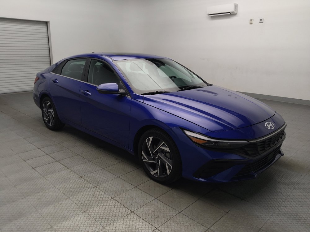 Used 2025 Hyundai Elantra Limited FWD image 13
