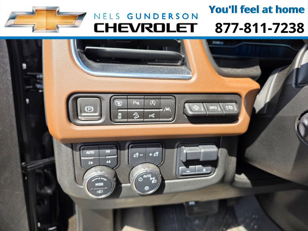 Used 2024 Chevrolet Suburban High Country w/ Advanced Technology Package AWD/4WD image 9
