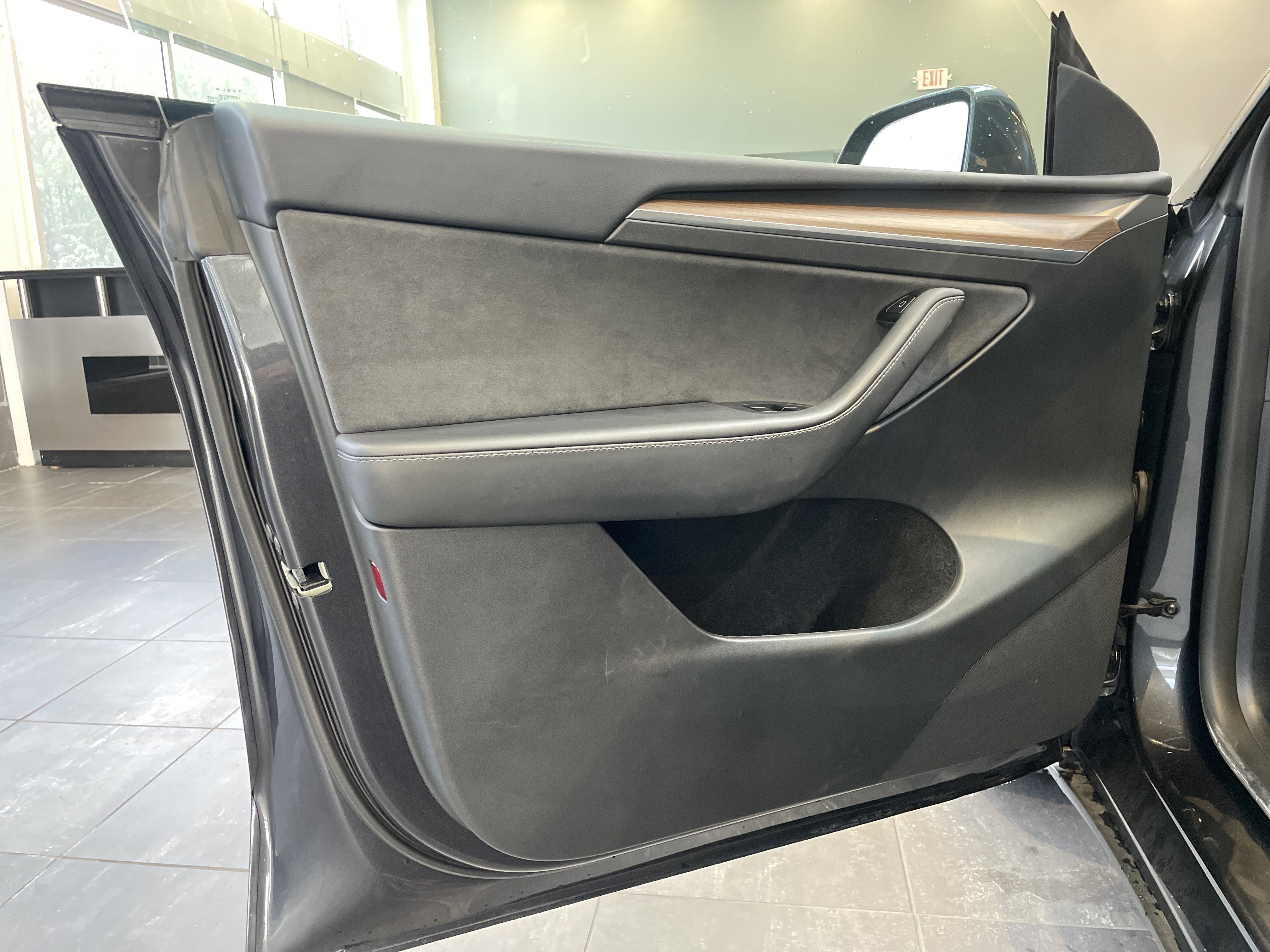Used 2025 Tesla Model Y Long Range AWD/4WD image 14