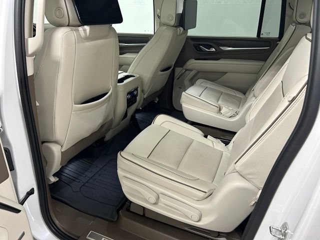 Used 2024 GMC Yukon XL Denali w/ Denali Reserve Package AWD/4WD image 15