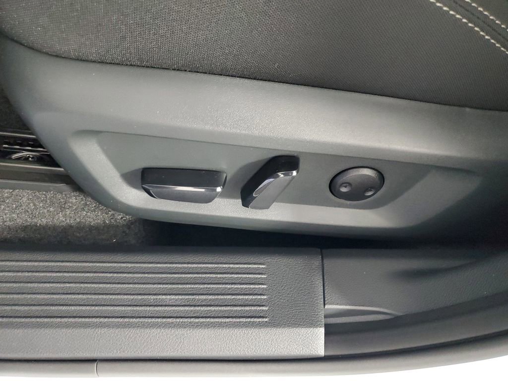 New 2026 Nissan Rogue SV image 29