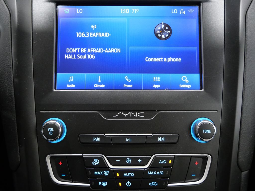 Used 2020 Ford Fusion SE w/ Equipment Group 151A FWD image 18