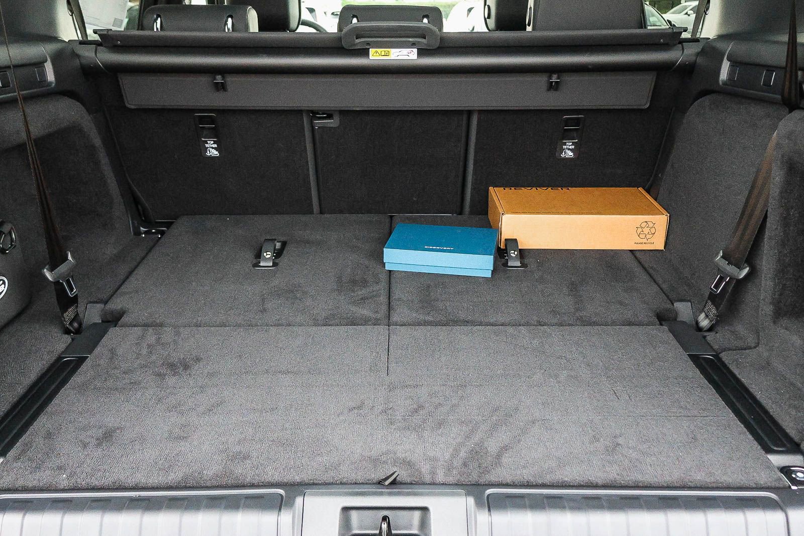 New 2026 Land Rover Discovery S image 27