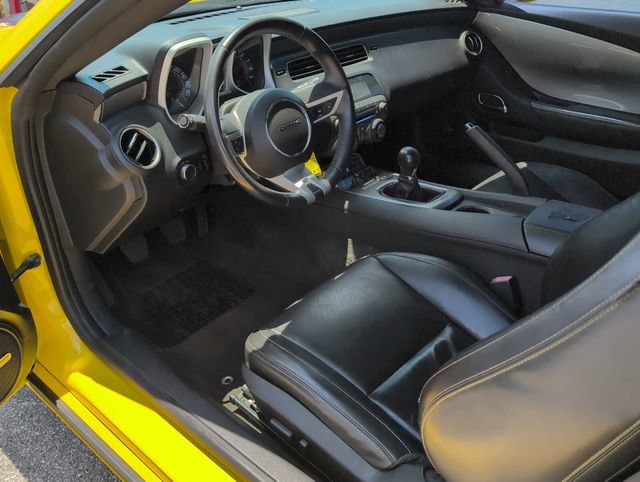 Used 2010 Chevrolet Camaro SS w/ RS Package RWD image 9