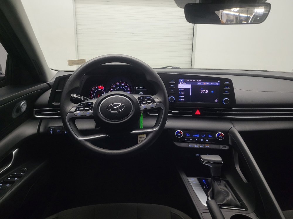 Used 2022 Hyundai Elantra SEL FWD image 22