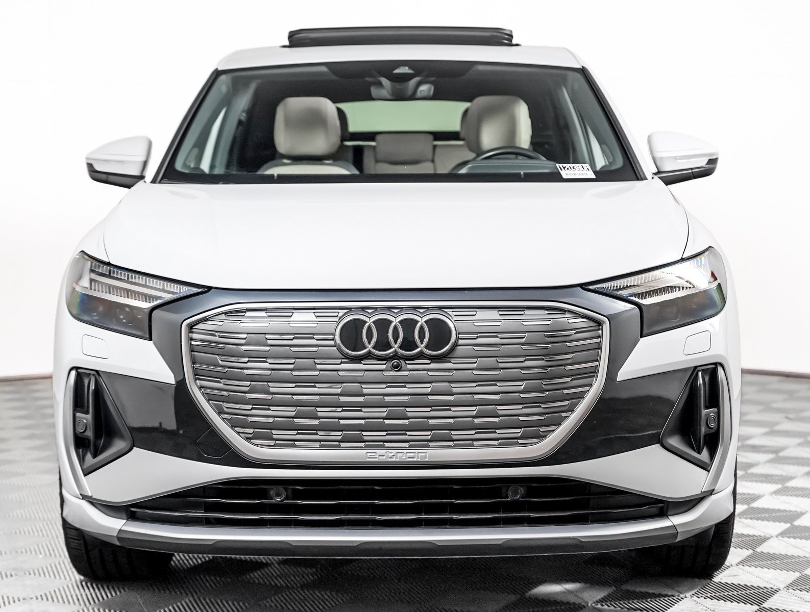 Used 2023 Audi Q4 e-tron Prestige AWD/4WD image 8
