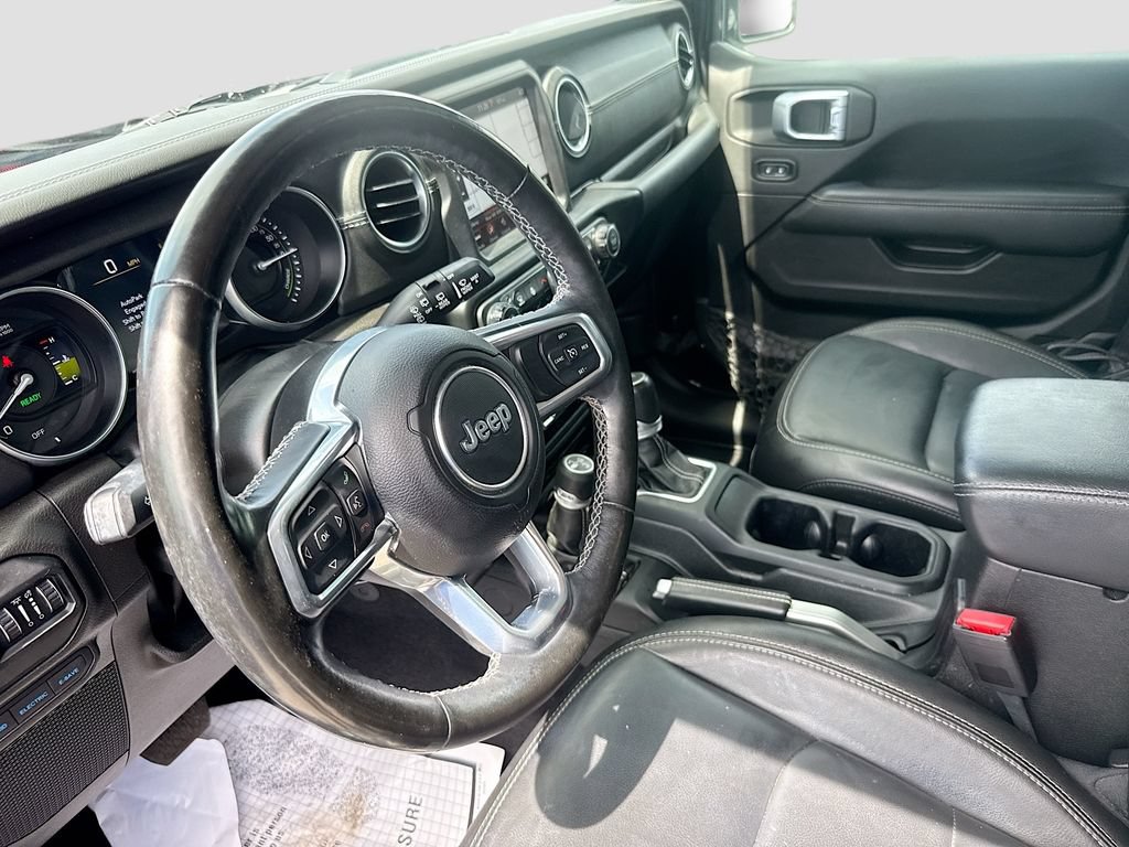Used 2022 Jeep Wrangler Unlimited Sahara w/ Cold Weather Group AWD/4WD image 25