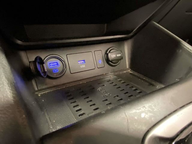 Used 2022 Hyundai Kona Limited image 21