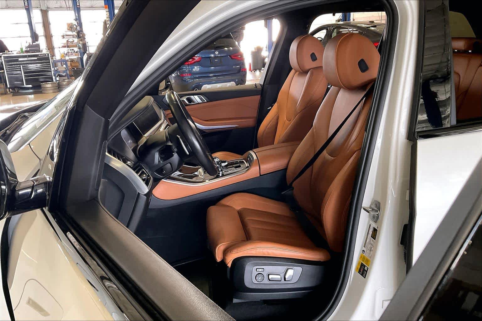 Used 2022 BMW X5 xDrive45e w/ M Sport Package image 7