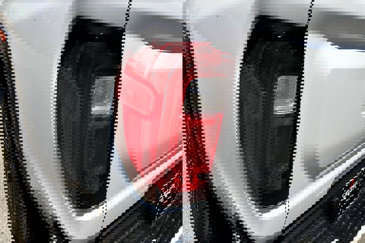 Used 2024 GMC Canyon Elevation image 28