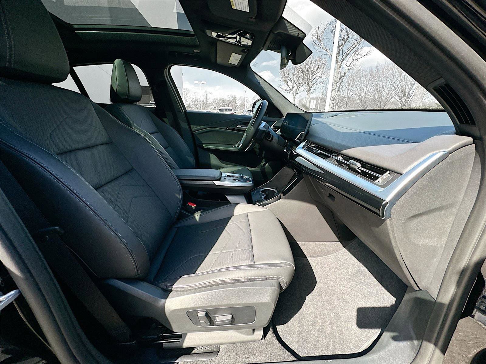 Certified 2024 BMW X2 xDrive28i w/ Convenience Package image 27