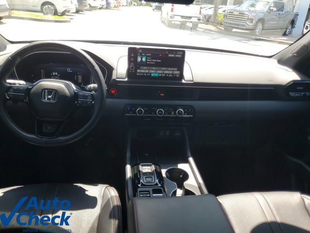 Used 2025 Honda Pilot Black Edition image 18