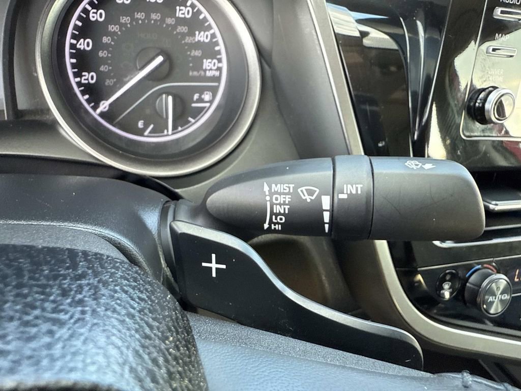 Used 2024 Toyota Camry SE image 34
