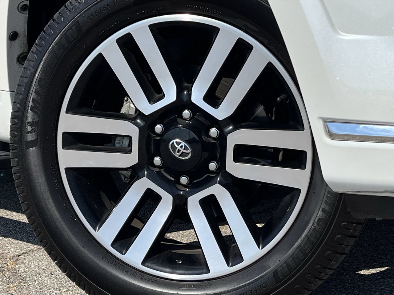 Used 2023 Toyota 4Runner Limited AWD/4WD image 28