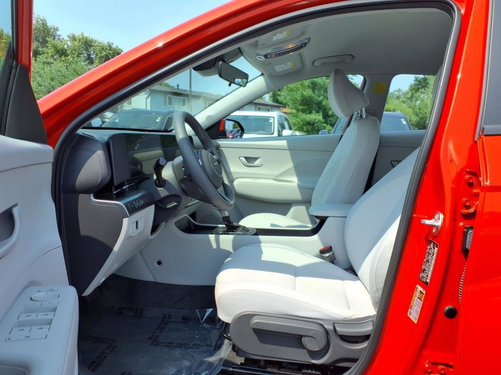 Used 2025 Hyundai Kona SE image 19