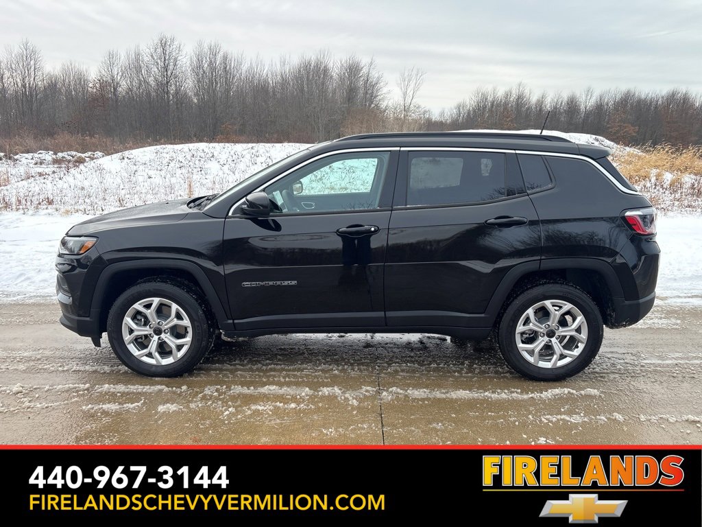 Used 2025 Jeep Compass Latitude w/ Sun & Sound Group image 2