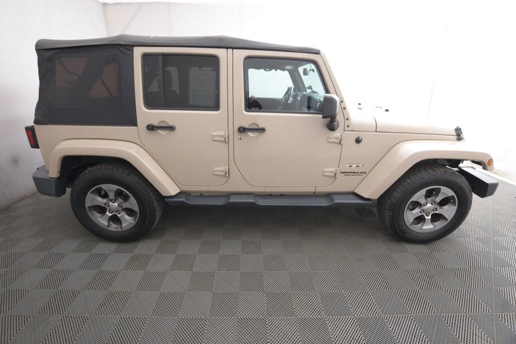 Used 2016 Jeep Wrangler Unlimited Sahara image 4