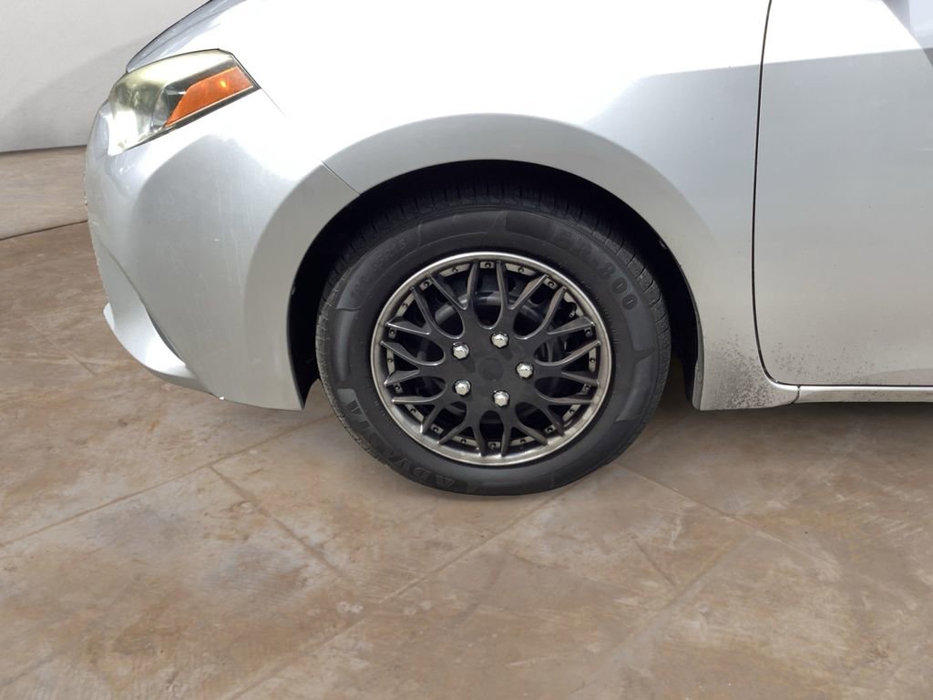 Used 2014 Toyota Corolla L image 14