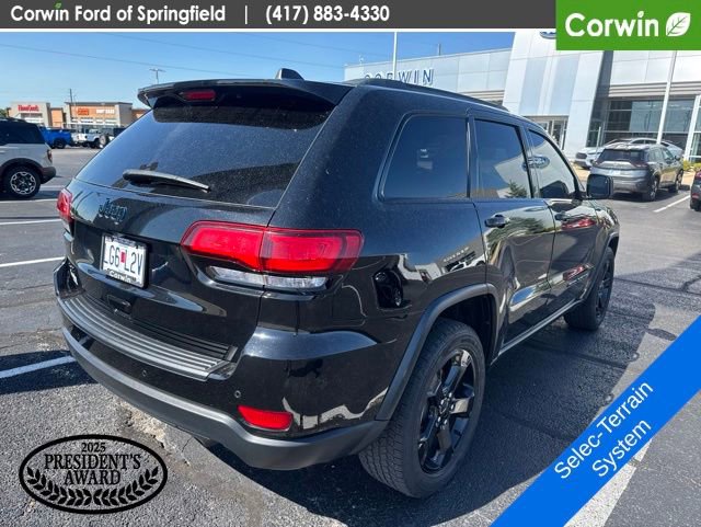 Used 2019 Jeep Grand Cherokee Laredo AWD/4WD image 6