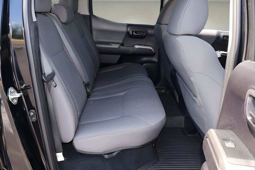 Used 2020 Toyota Tacoma SR5 RWD image 16