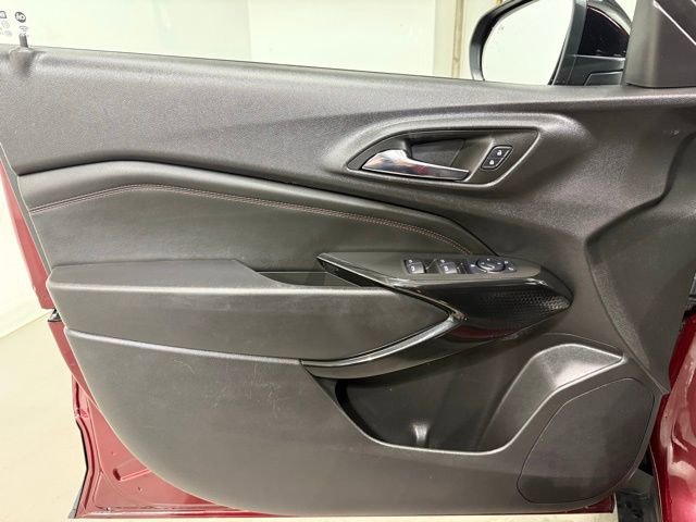 Certified 2025 Chevrolet Trax RS w/ Driver Confidence Package image 10