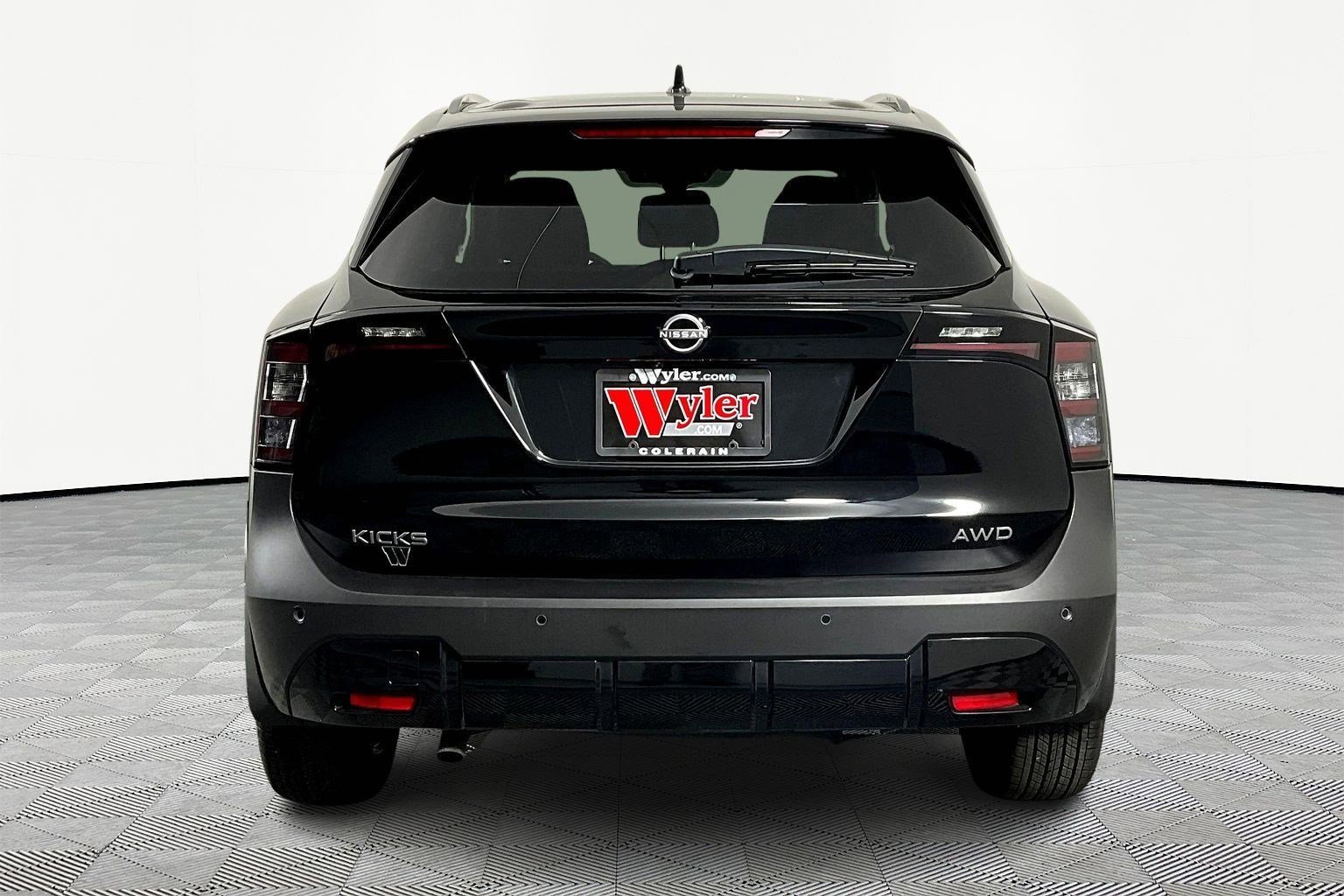 Certified 2025 Nissan Kicks SV w/ SV Premium Package image 5