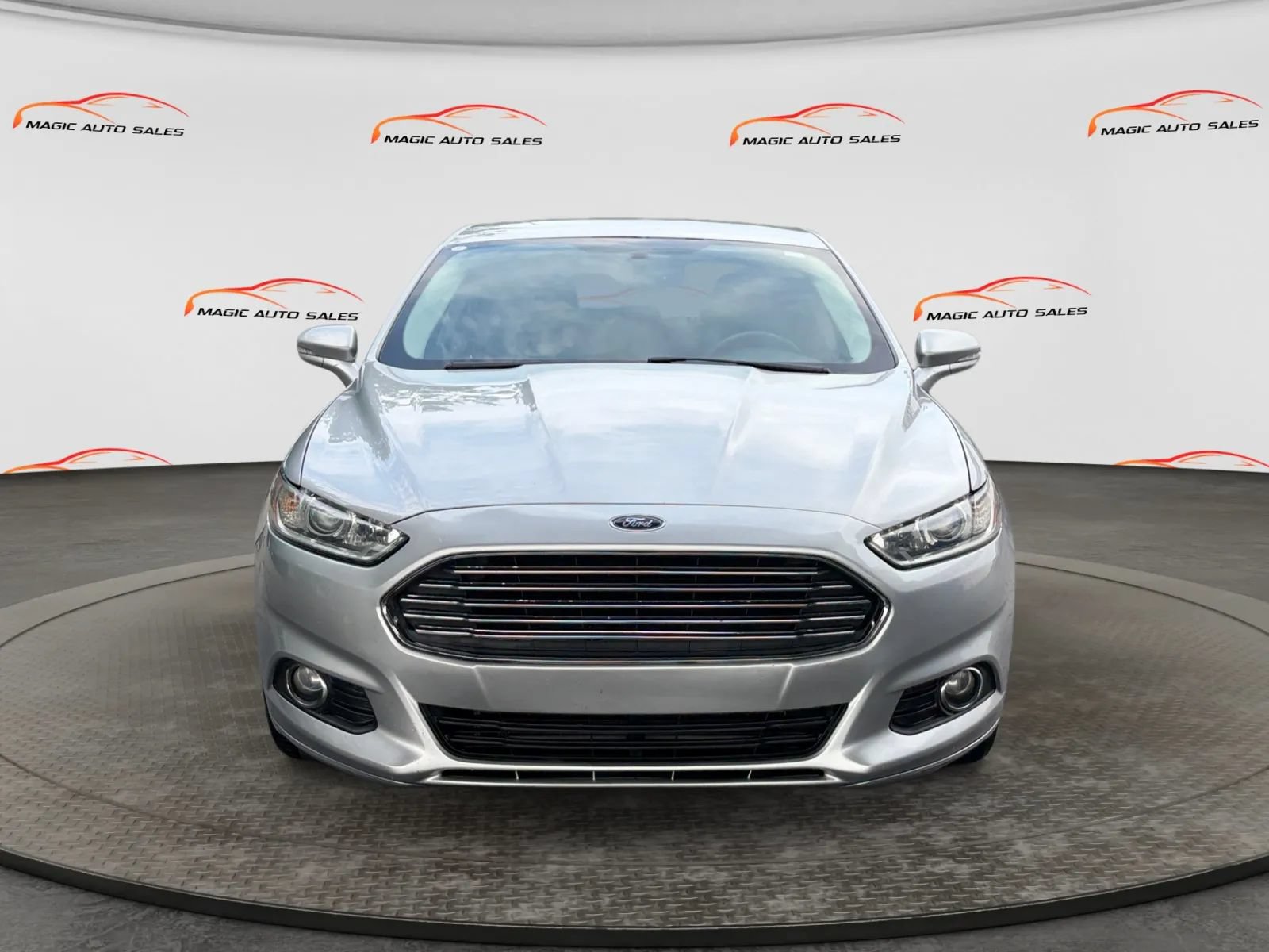 Used 2013 Ford Fusion SE FWD image 3