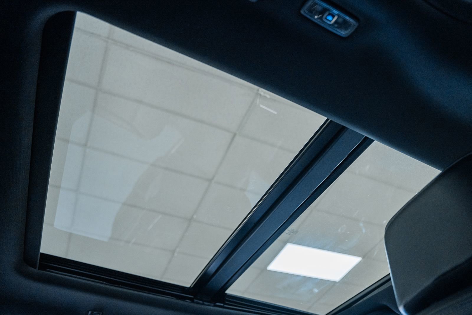 Certified 2023 Ford F150 Lariat w/ Equipment Group 502A High image 40