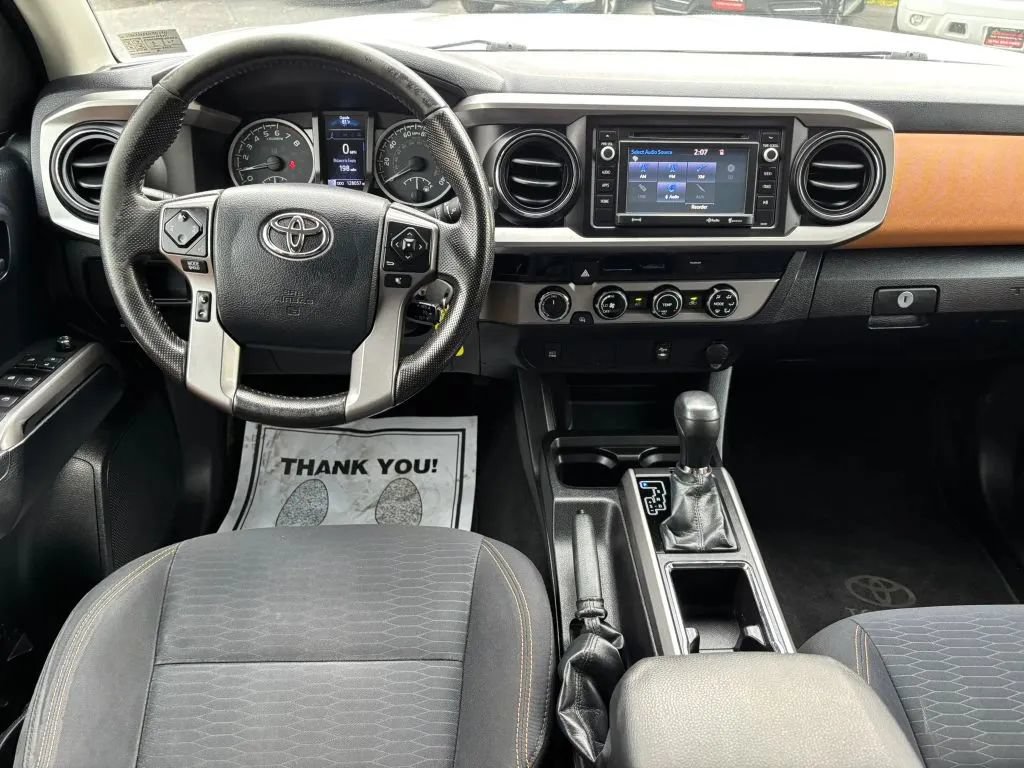 Used 2016 Toyota Tacoma SR5 w/ SR5 Appearance Package (SN) AWD/4WD image 17