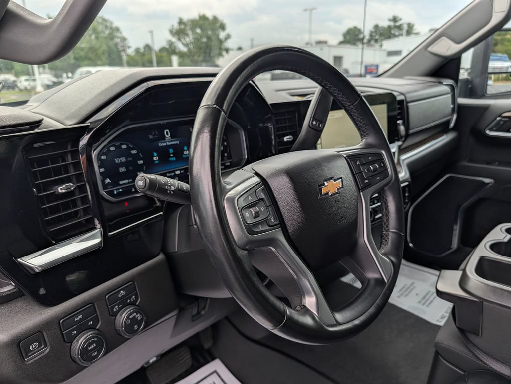 Used 2023 Chevrolet Silverado 1500 LT w/ Protection Package AWD/4WD image 18