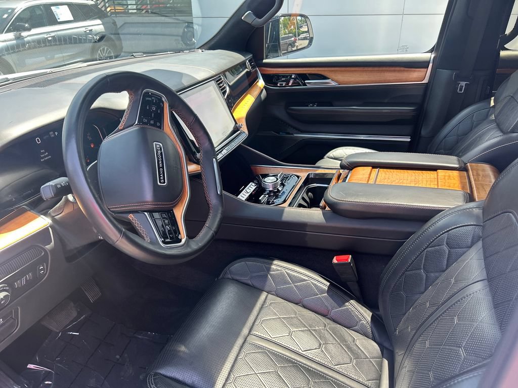 Used 2024 Jeep Grand Wagoneer L Series III AWD/4WD image 11