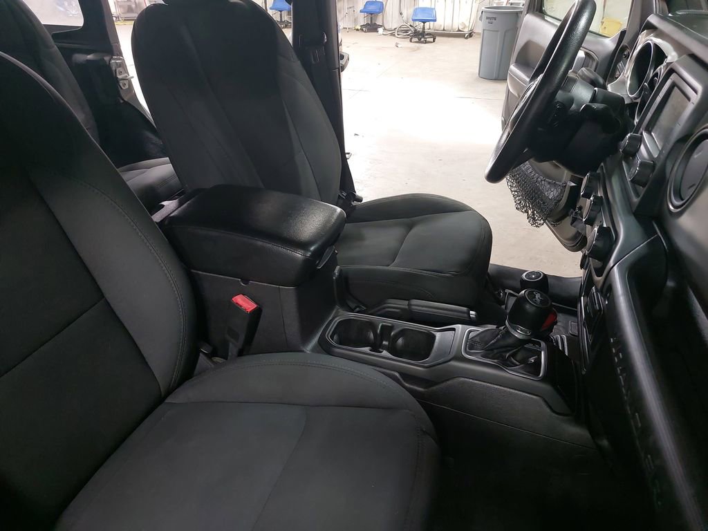 Used 2018 Jeep Wrangler Unlimited Sport image 10