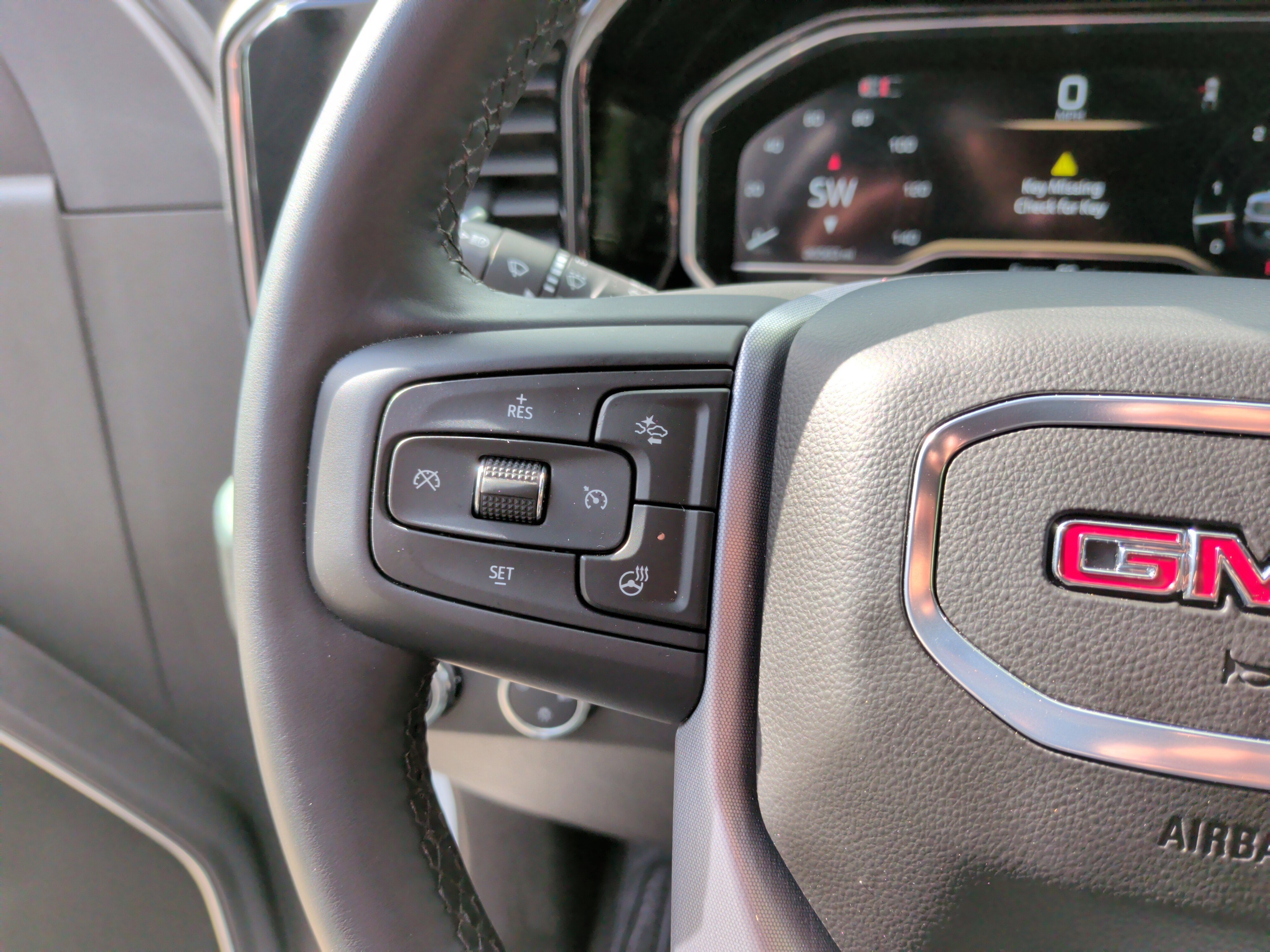 Used 2025 GMC Sierra 1500 SLE image 16