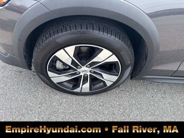 Used 2025 Volvo V60 B5 Cross Country Plus AWD/4WD image 13